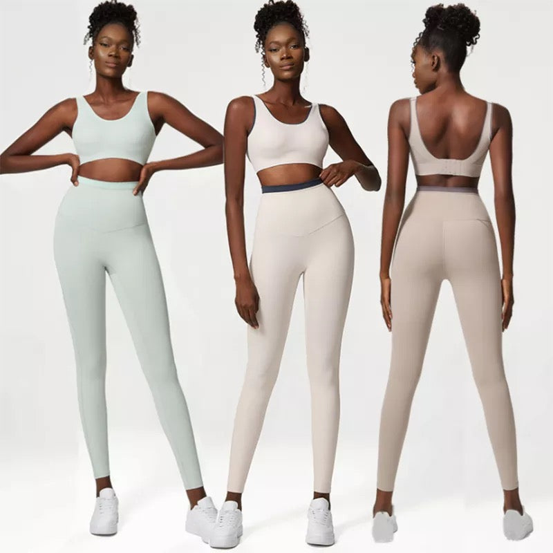 PEYTON SPORTS BRA AND LEGGINGS SET MILK WHITE