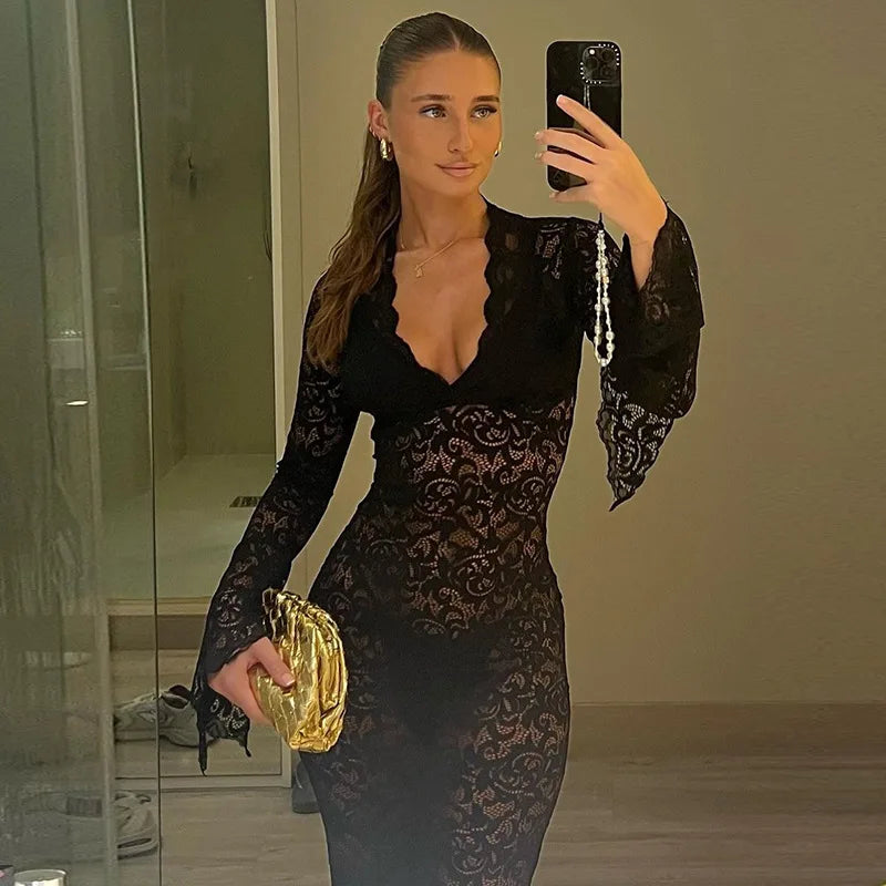 LILI LACE MAXI DRESS