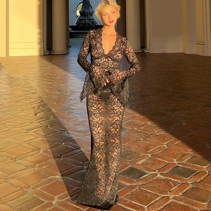 LILI LACE MAXI DRESS