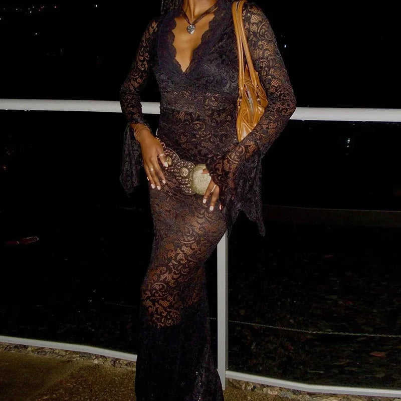 LILI LACE MAXI DRESS