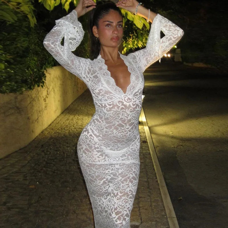 LILI LACE MAXI DRESS